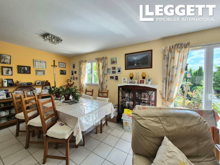 Image No.6-4 Bed House for sale