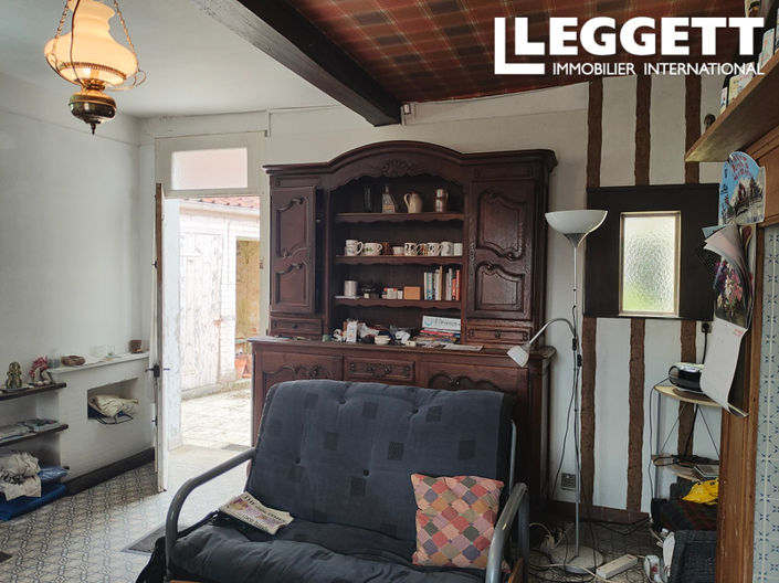 Image No.8-2 Bed House for sale