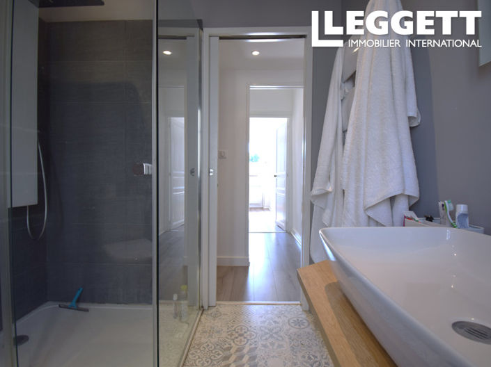 Image No.10-3 Bed House for sale