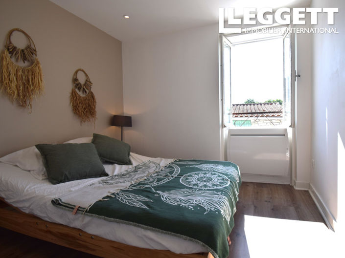 Image No.9-3 Bed House for sale