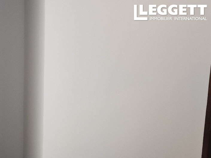 Image No.10-3 Bed House for sale