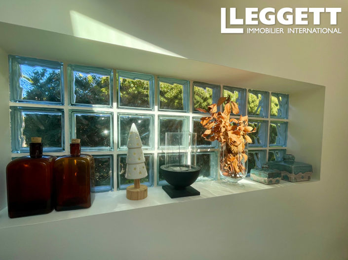 Image No.10-3 Bed House for sale