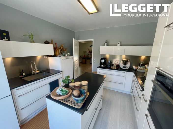 Image No.3-3 Bed House for sale