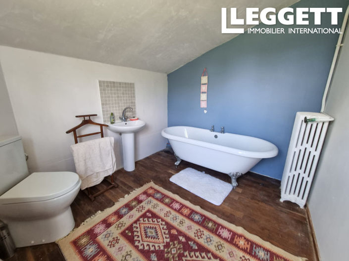 Image No.10-3 Bed House for sale