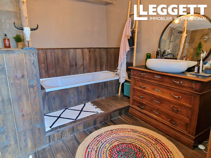 Image No.9-3 Bed House for sale