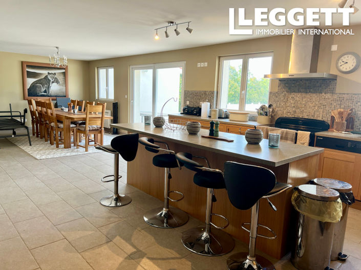 Image No.10-4 Bed House for sale