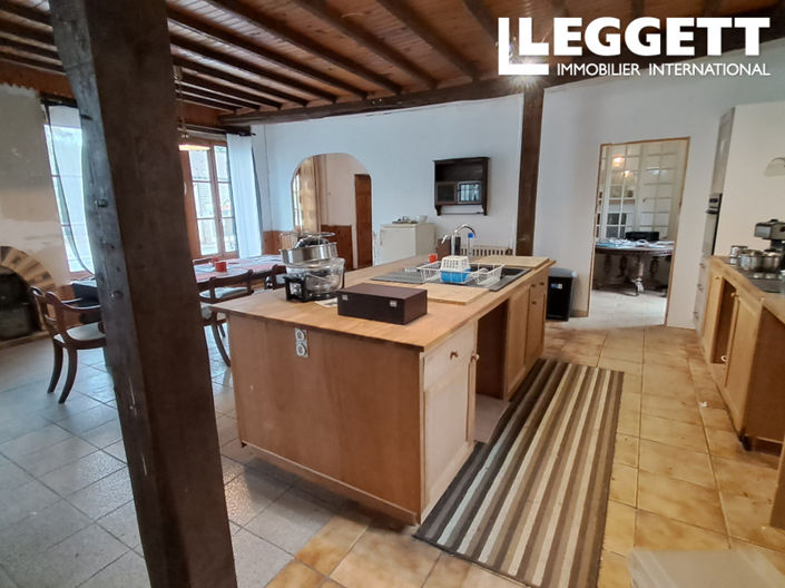 Image No.8-4 Bed House for sale