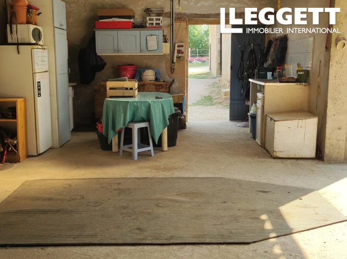 Image No.8-5 Bed House for sale