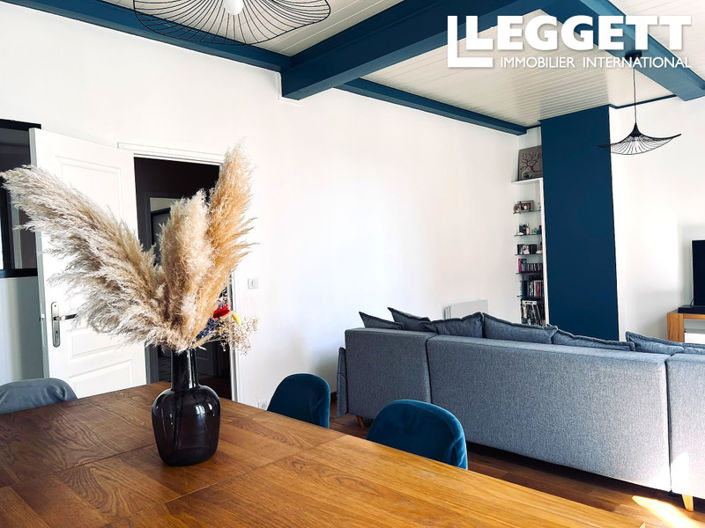 Image No.9-5 Bed House for sale