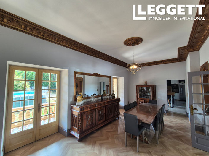 Image No.5-8 Bed House for sale