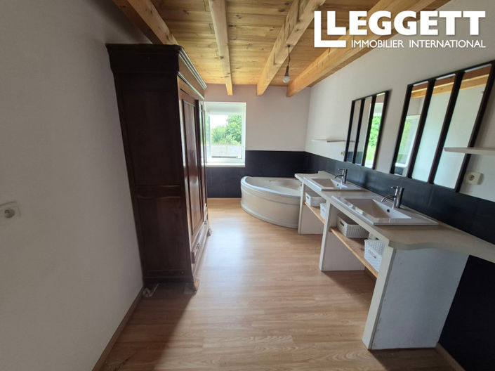 Image No.7-4 Bed House for sale