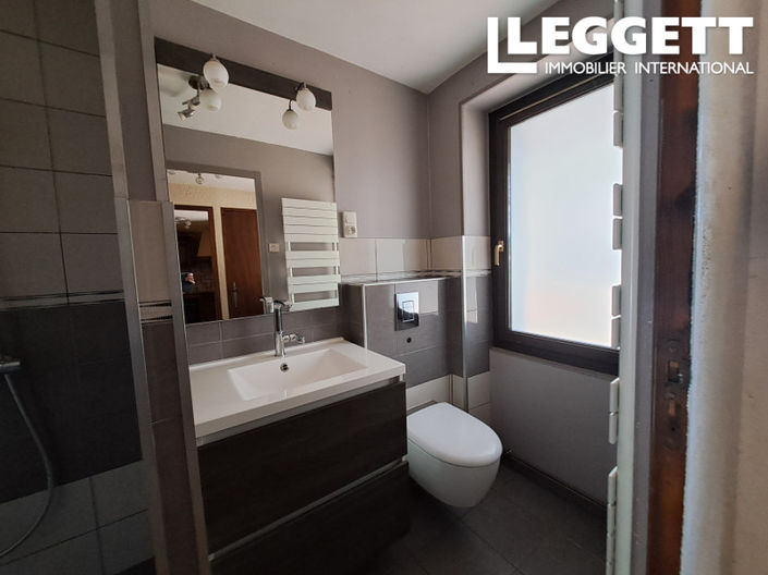 Image No.8-2 Bed House for sale