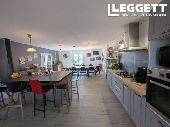 Image No.6-6 Bed House for sale