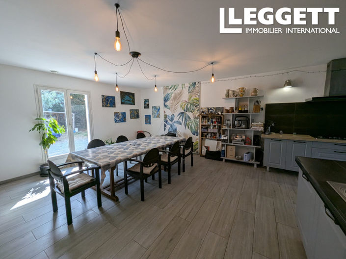 Image No.7-6 Bed House for sale