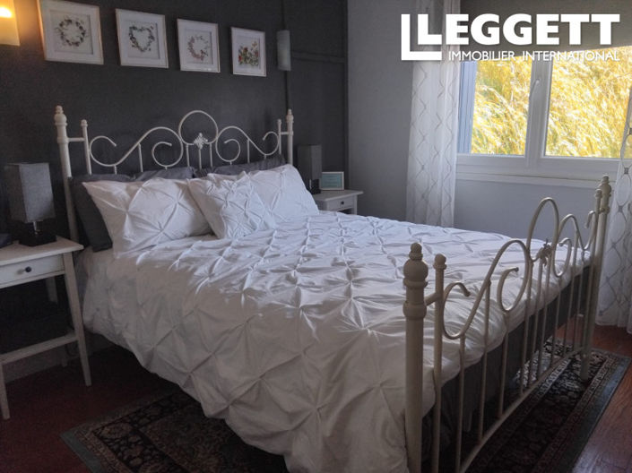 Image No.8-4 Bed House for sale