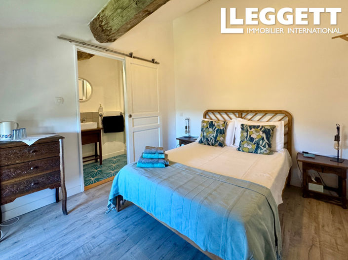 Image No.7-7 Bed House for sale