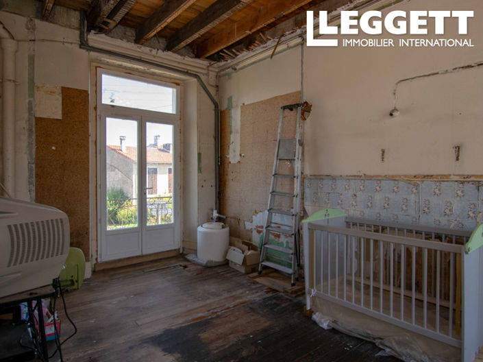 Image No.10-10 Bed House for sale