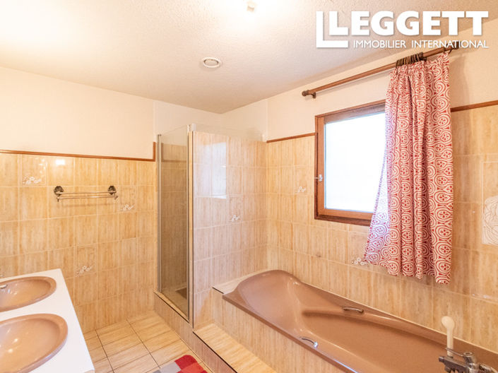 Image No.9-3 Bed House for sale