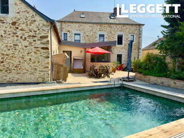 6 Bed House for sale