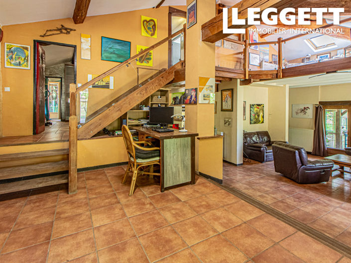 Image No.6-4 Bed House for sale