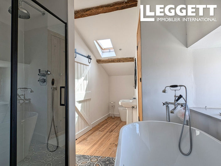 Image No.8-4 Bed House for sale