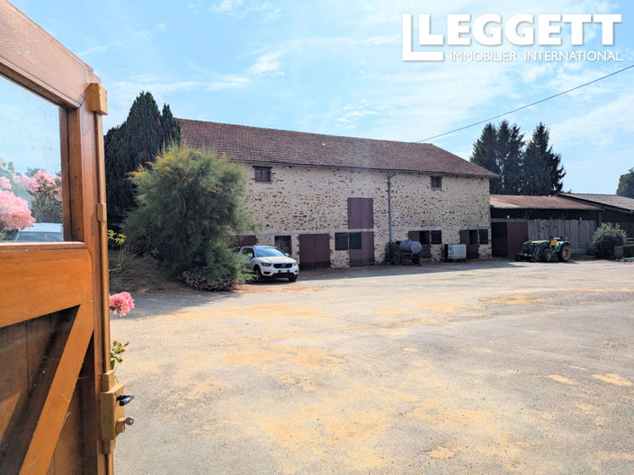 Image No.8-5 Bed House for sale