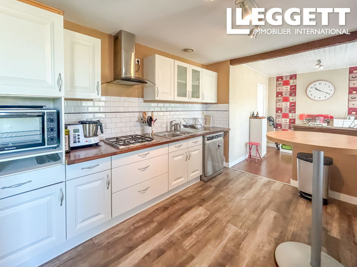 Image No.2-4 Bed House for sale