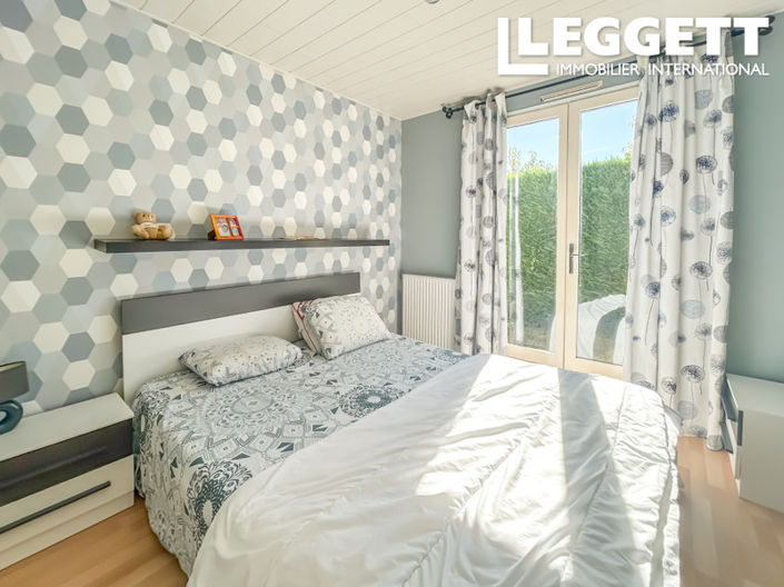 Image No.6-4 Bed House for sale