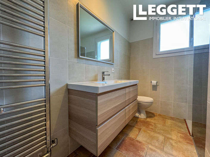 Image No.8-3 Bed House for sale