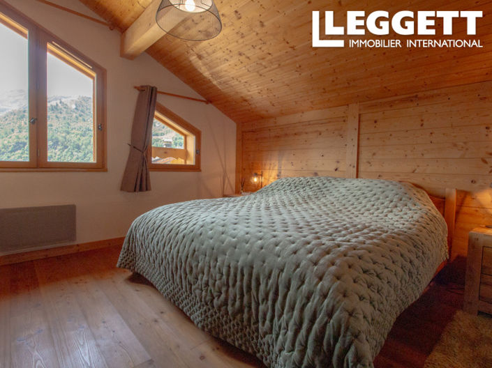 Image No.9-4 Bed House for sale