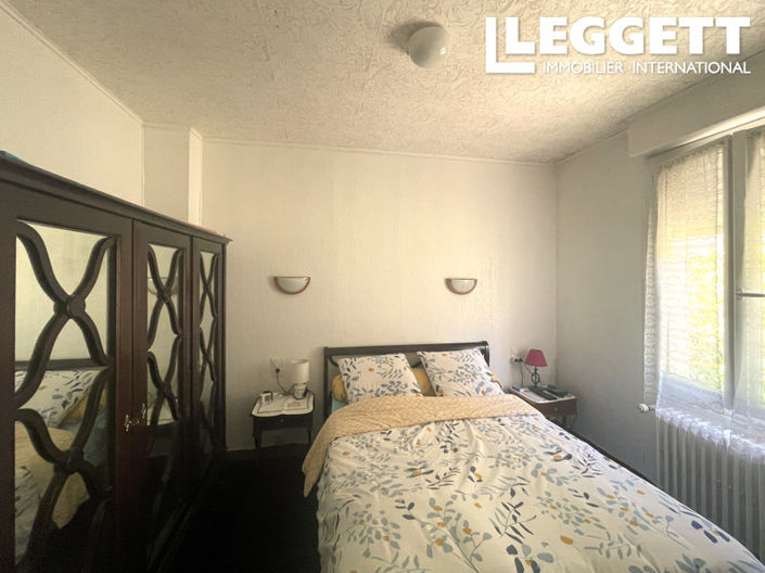 Image No.6-5 Bed House for sale