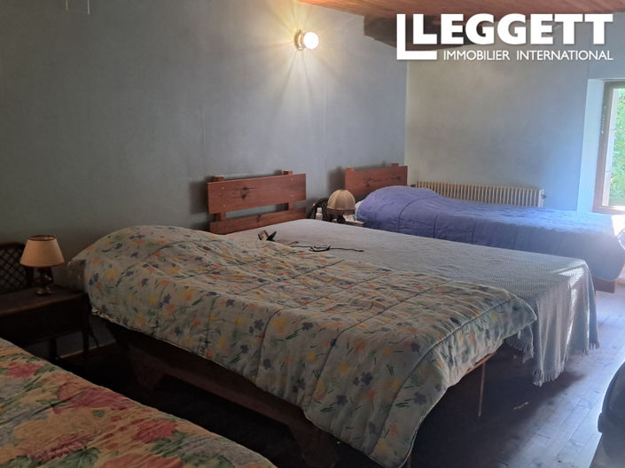 Image No.8-4 Bed House for sale