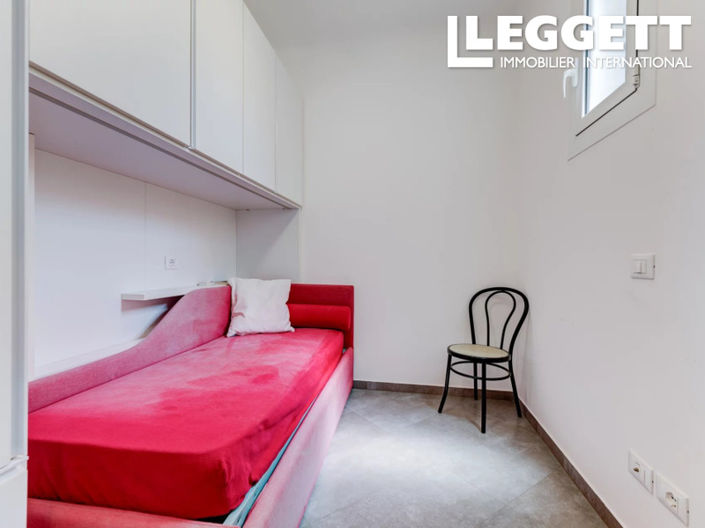 Image No.10-2 Bed Apartment for sale