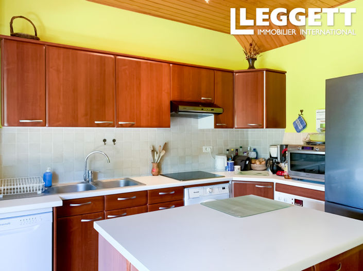 Image No.8-11 Bed House for sale