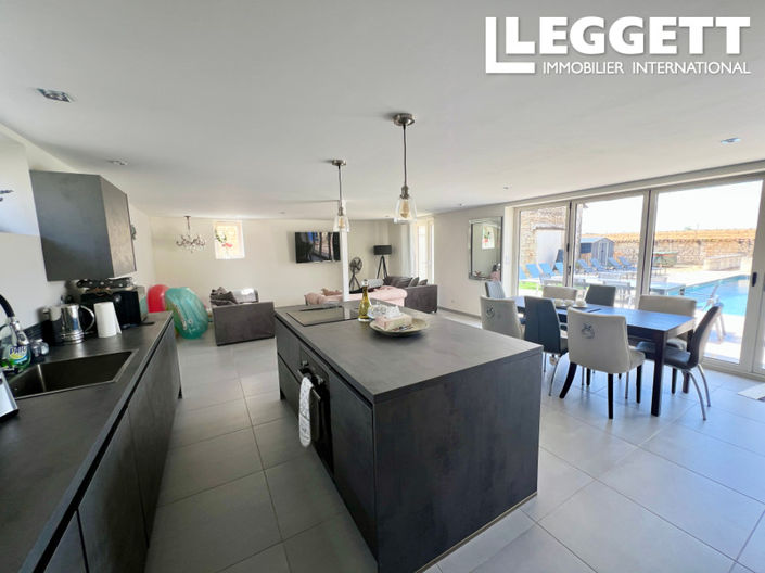 Image No.3-4 Bed House for sale