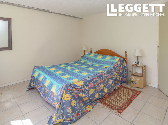 Image No.8-4 Bed House for sale