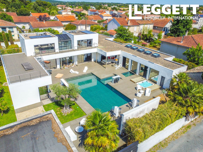 Image No.1-5 Bed House for sale