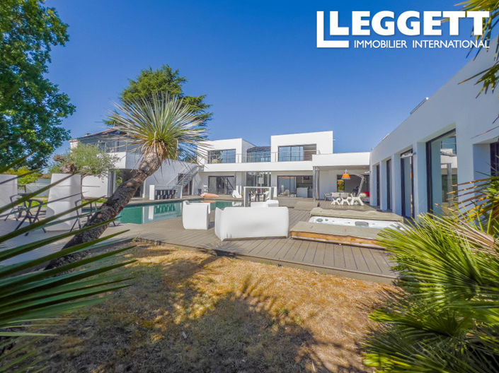 Image No.5-5 Bed House for sale