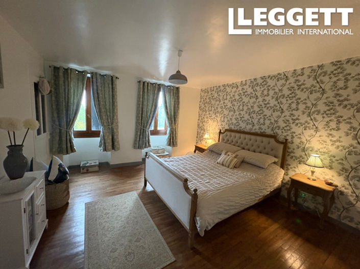 Image No.6-5 Bed House for sale