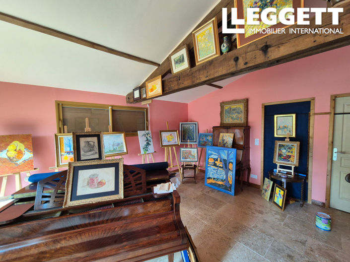 Image No.9-5 Bed House for sale