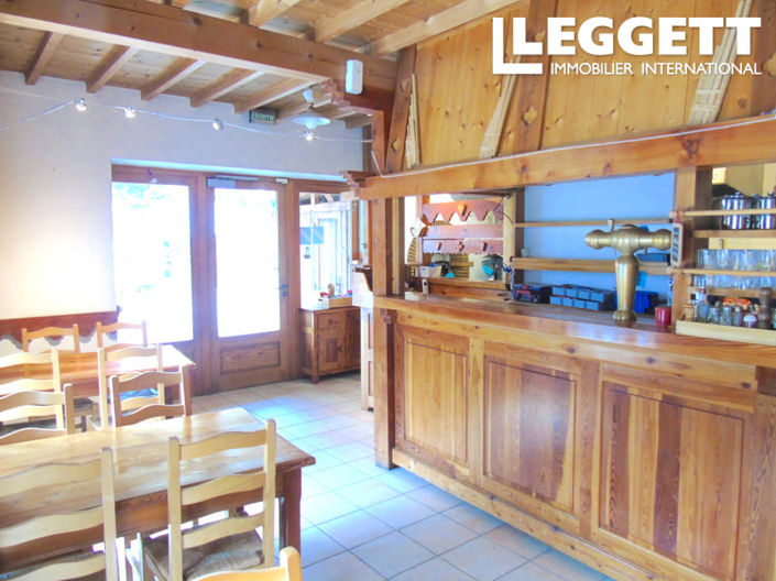 Image No.4-4 Bed Commercial for sale