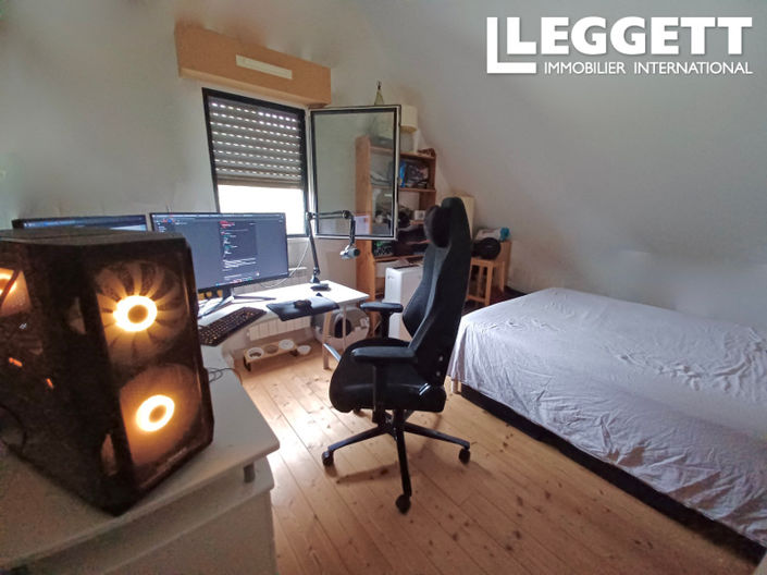 Image No.10-3 Bed House for sale