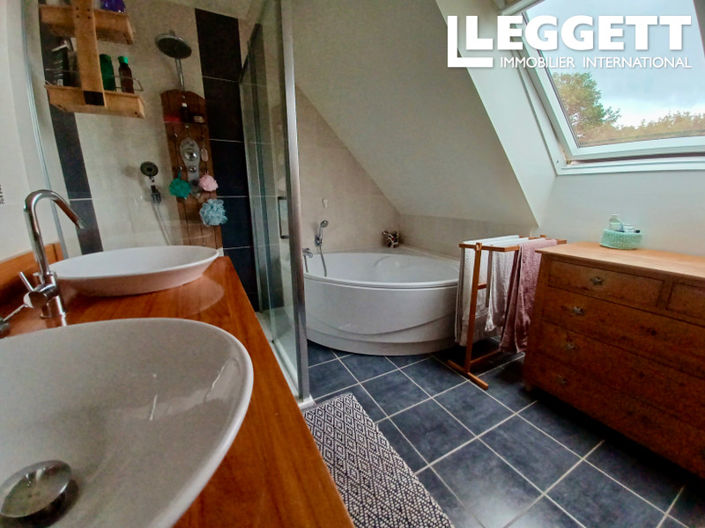 Image No.6-3 Bed House for sale