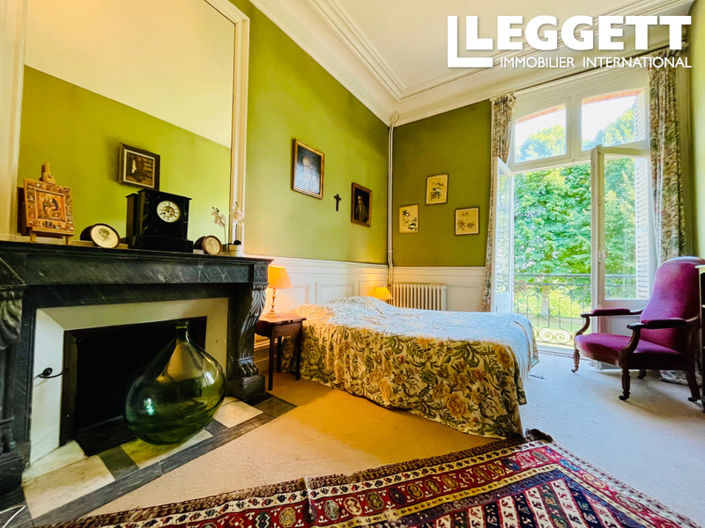 Image No.5-12 Bed House for sale