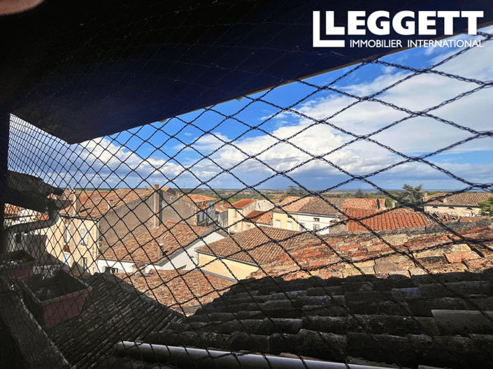 Image No.10-3 Bed House for sale