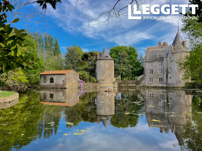 Image No.1-12 Bed Chateaux for sale