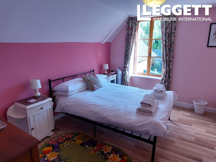 Image No.8-5 Bed House for sale