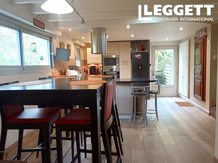 Image No.6-4 Bed House for sale