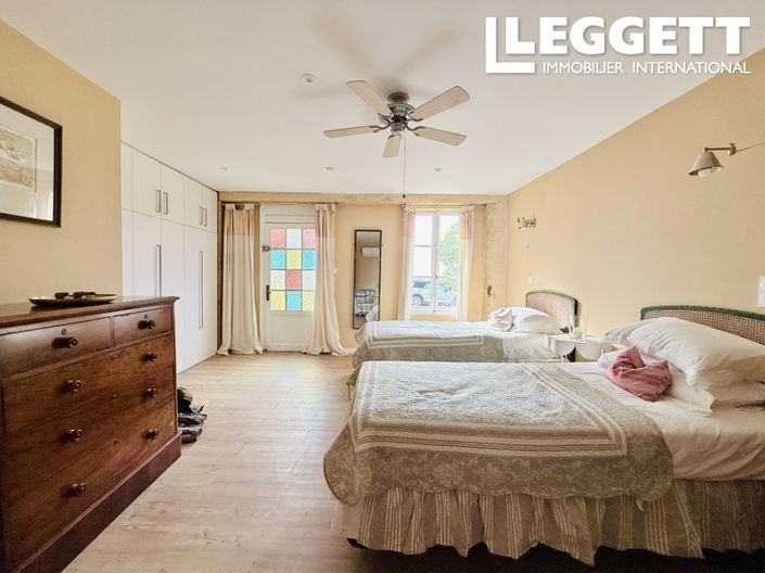 Image No.10-4 Bed House for sale