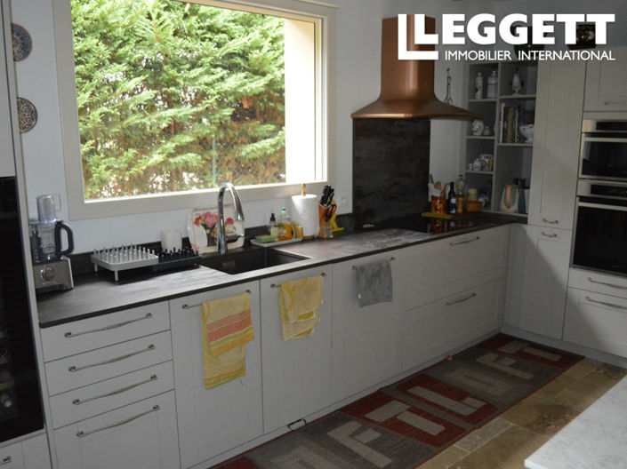 Image No.5-7 Bed House for sale